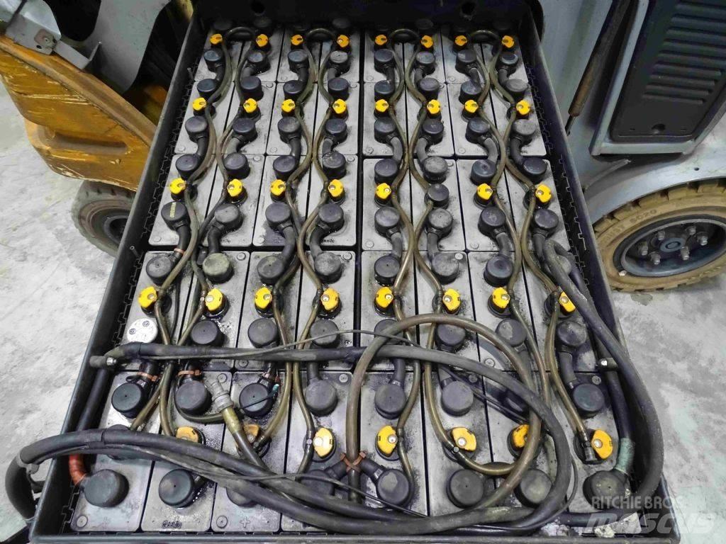 Still RX60-30 電動堆高機