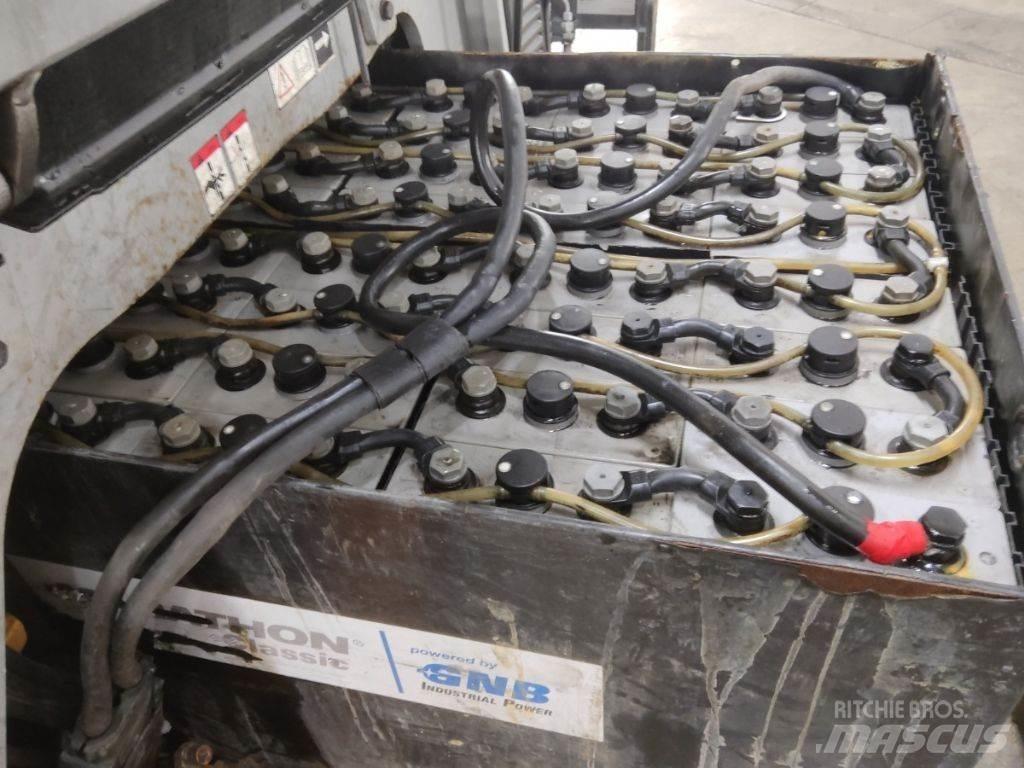 Still RX60-30 電動堆高機
