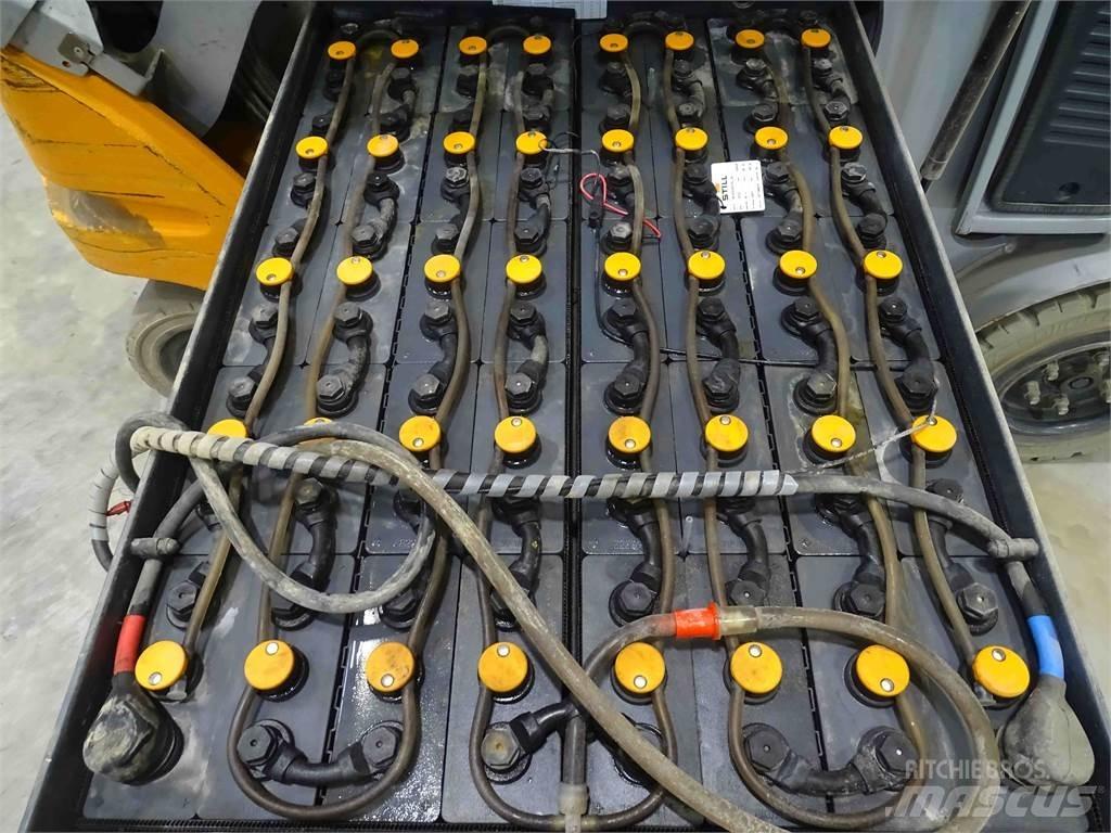 Still RX60-30 電動堆高機
