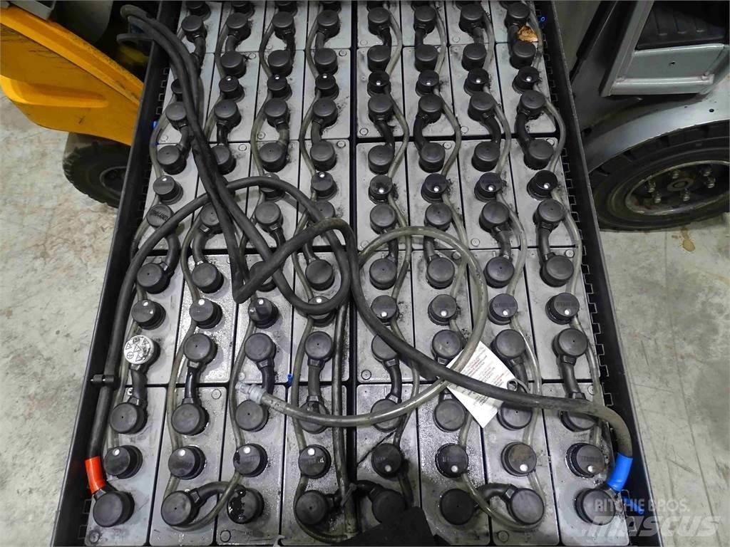 Still RX60-30 電動堆高機