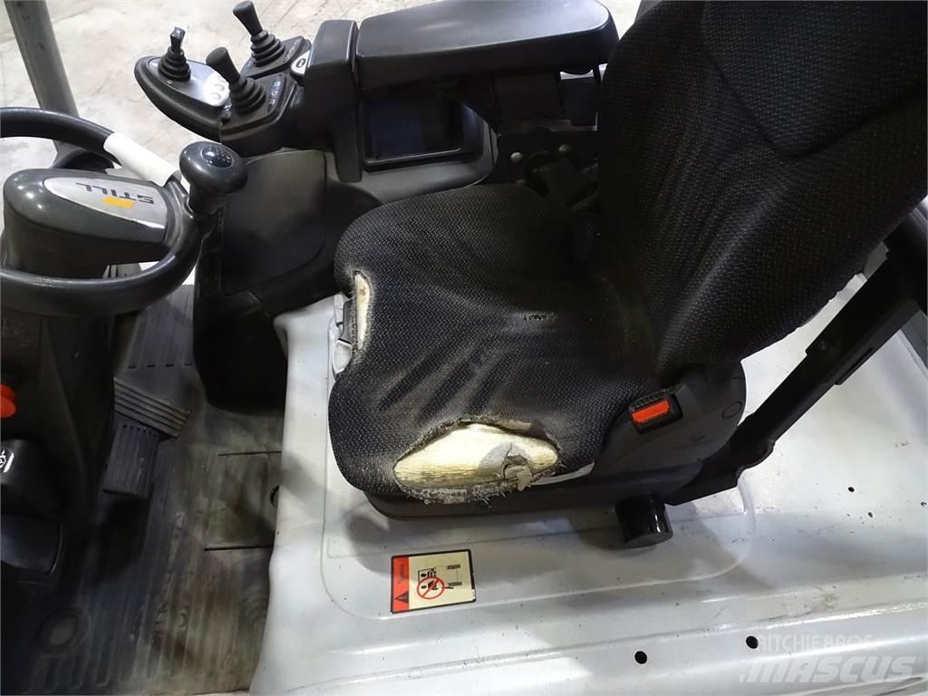 Still RX60-30 電動堆高機