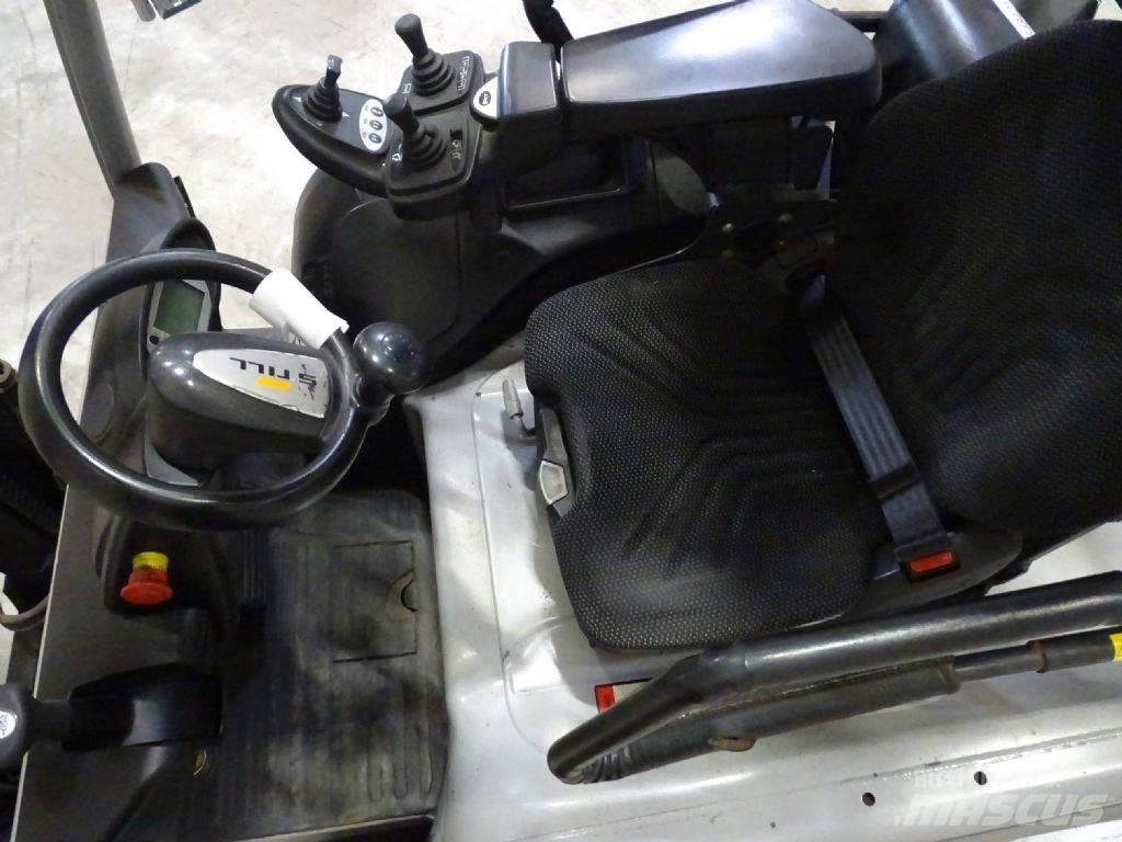 Still RX60-30 電動堆高機