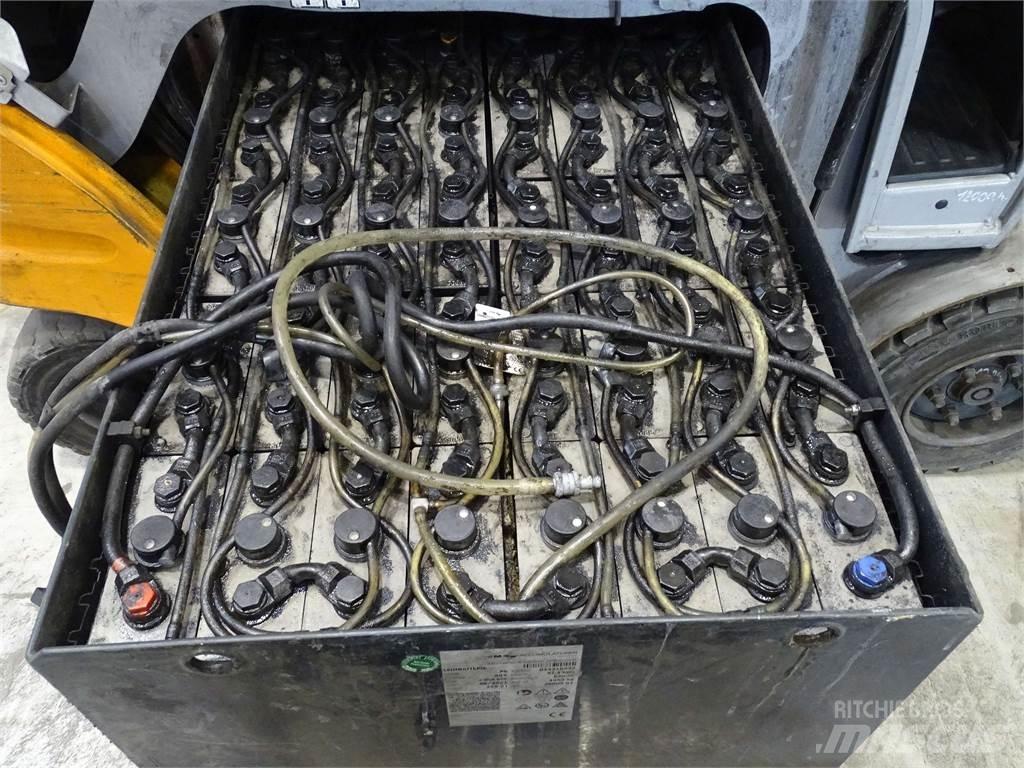 Still RX60-30 電動堆高機