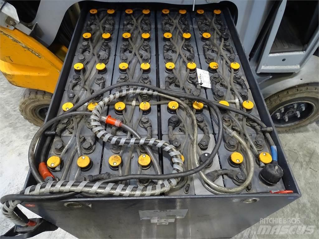 Still RX60-30 電動堆高機