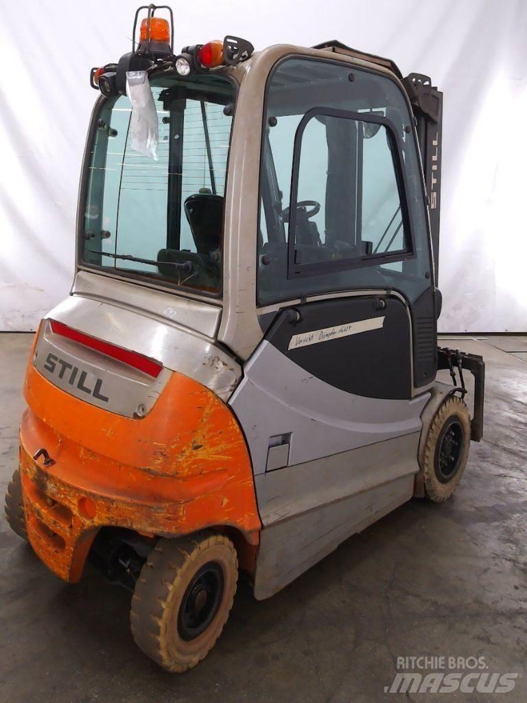 Still RX60-30L 電動堆高機