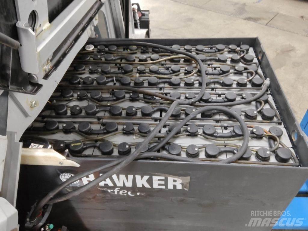 Still RX60-30L 電動堆高機