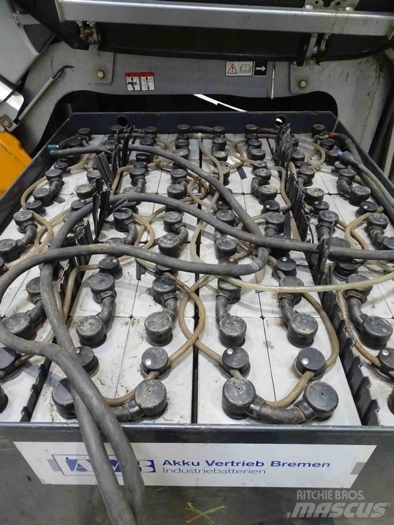 Still RX60-30L 電動堆高機