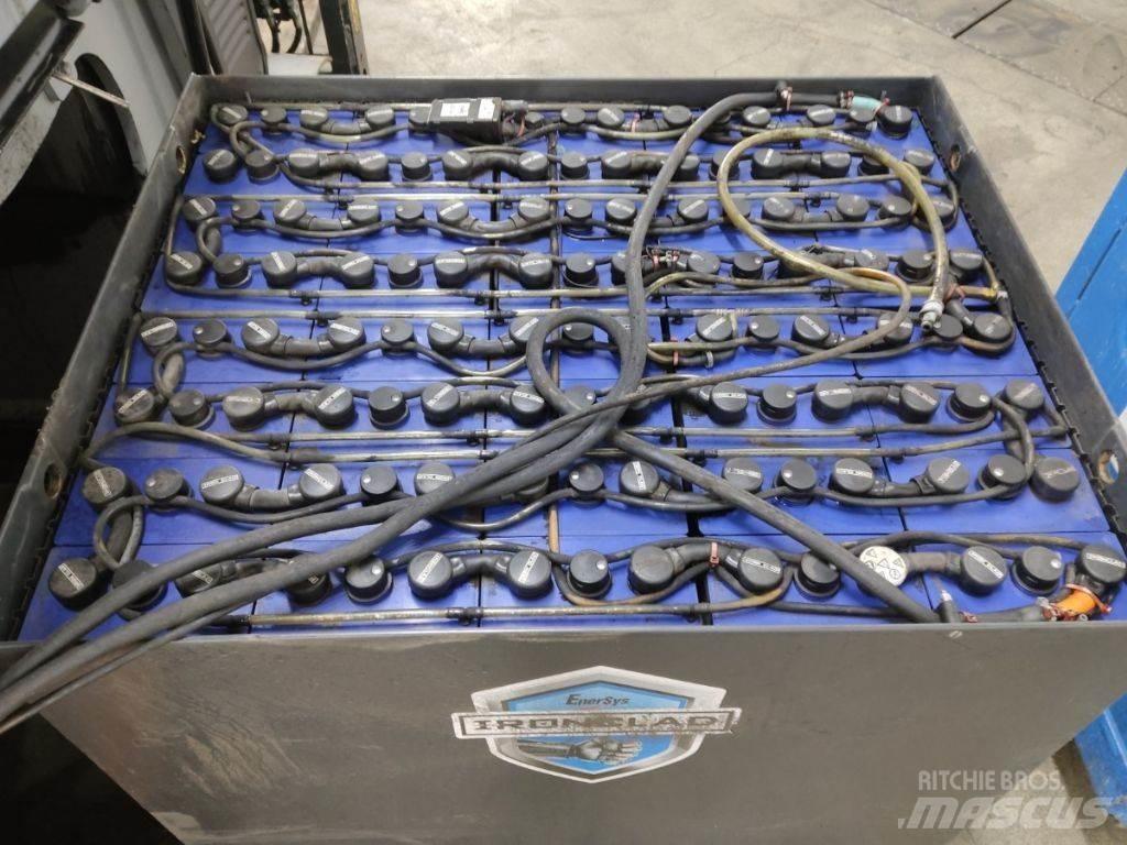 Still RX60-30L 電動堆高機