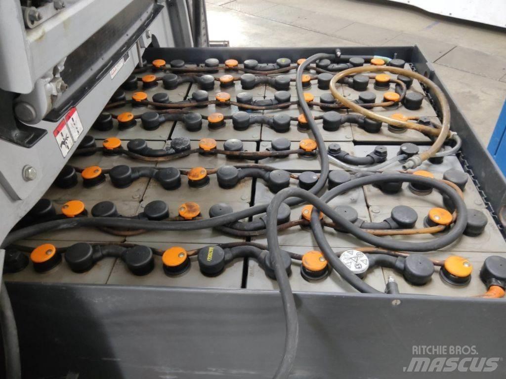 Still RX60-30L 電動堆高機