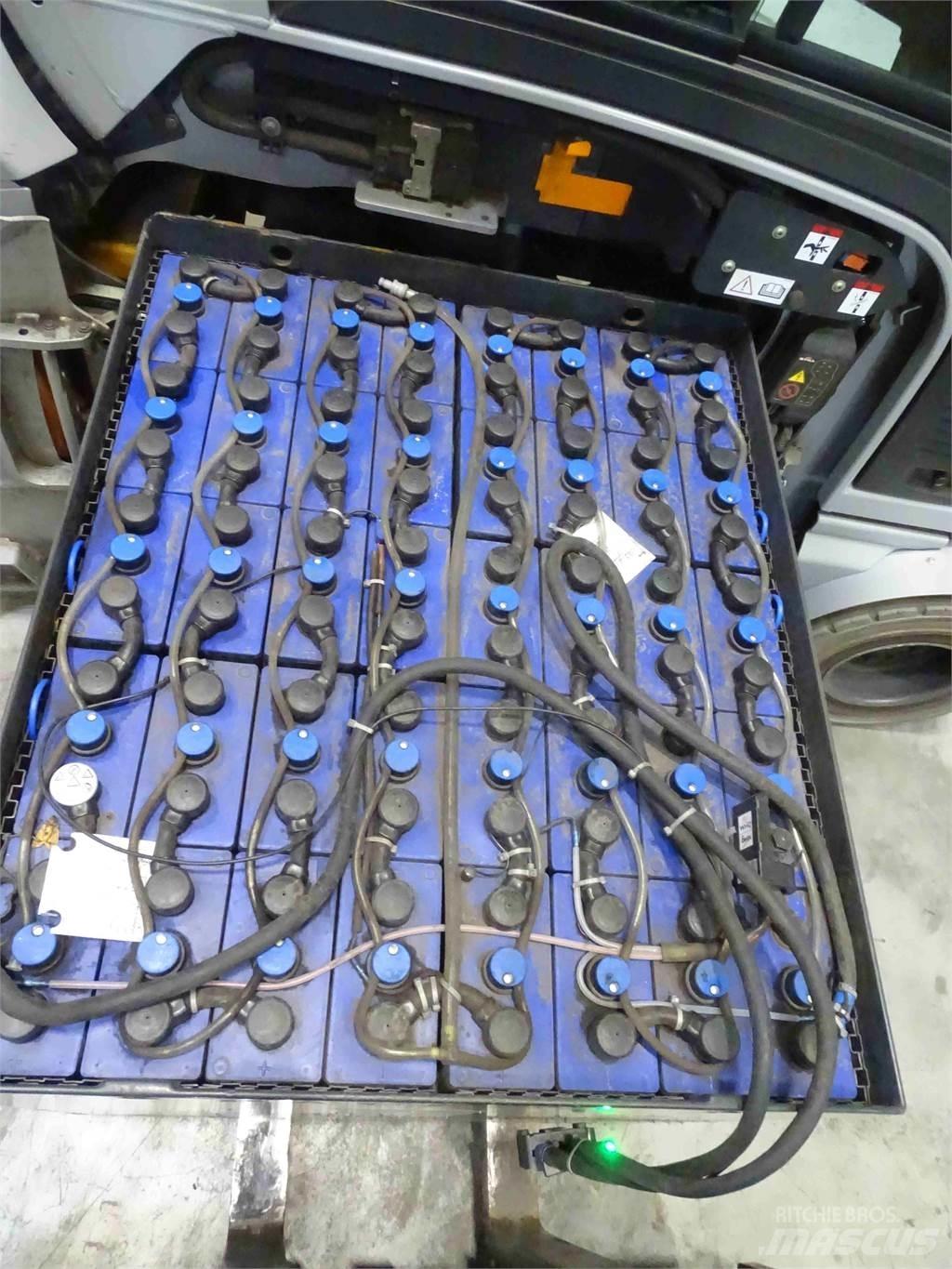 Still RX60-30L 電動堆高機