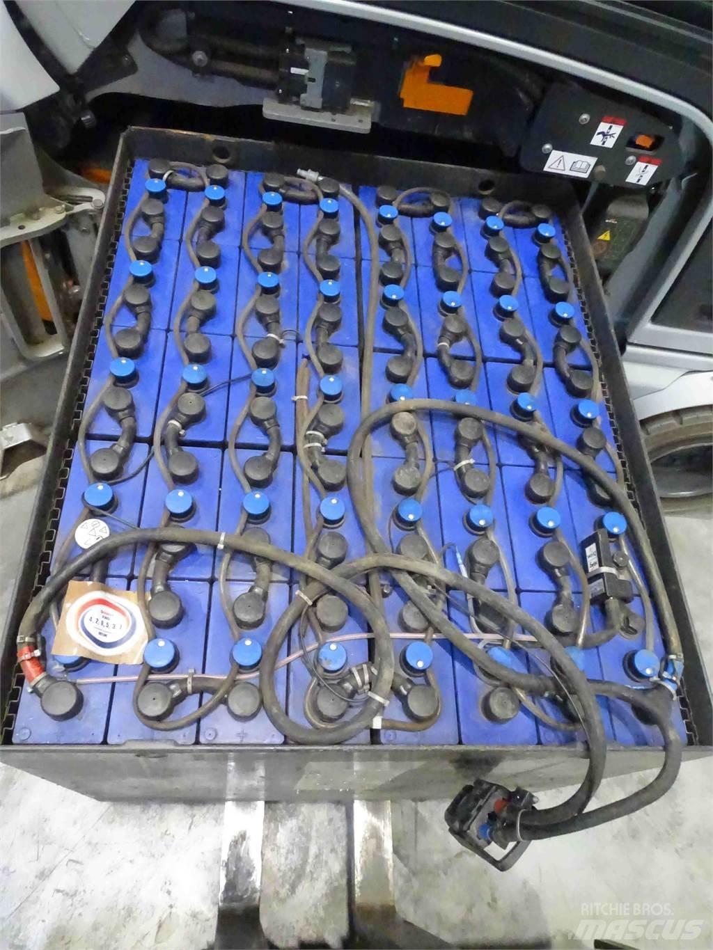 Still RX60-30L 電動堆高機