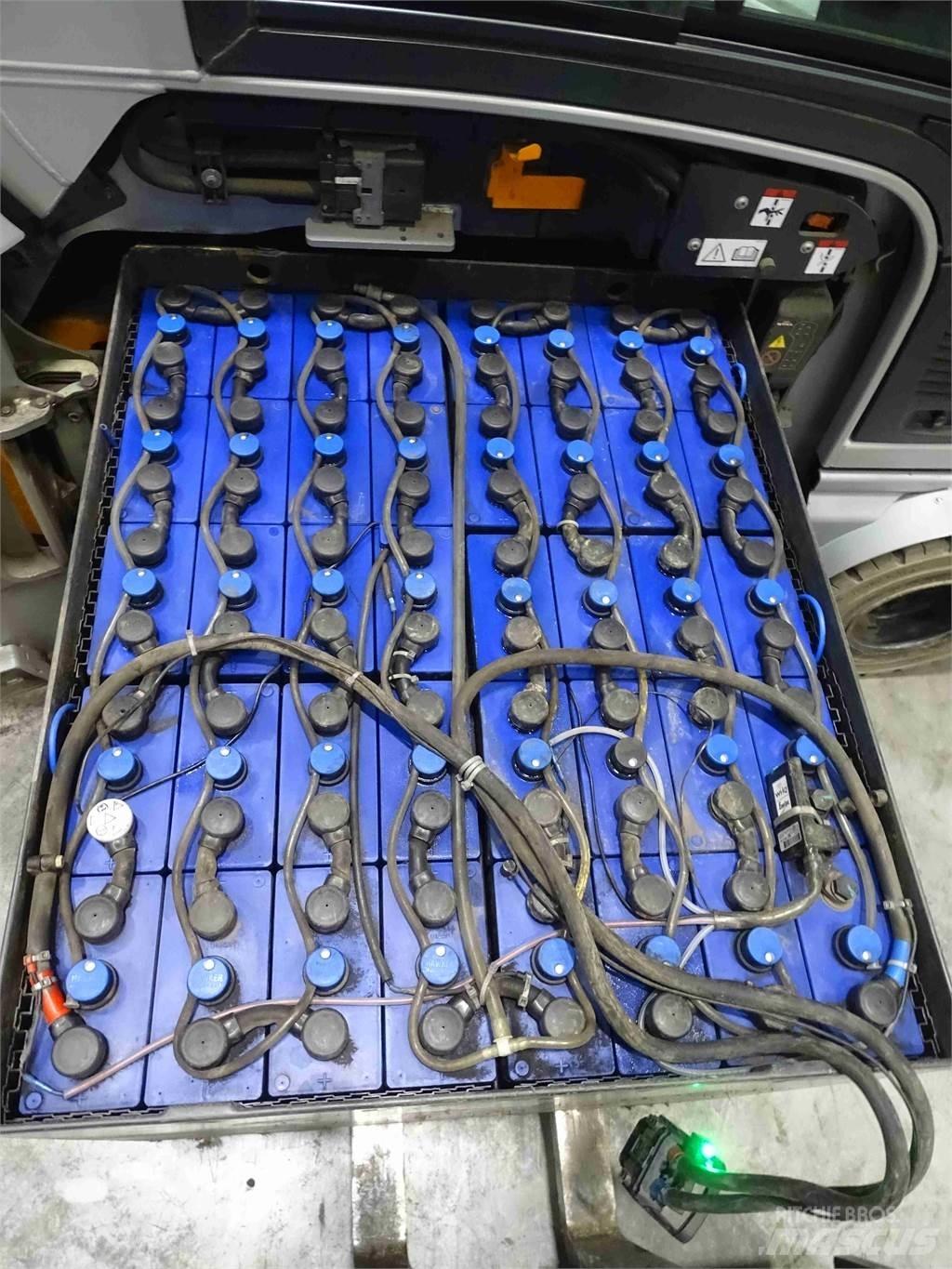 Still RX60-30L 電動堆高機