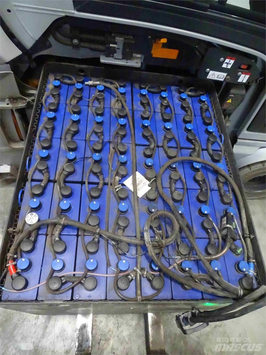 Still RX60-30L 電動堆高機