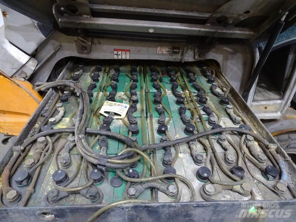 Still RX60-35 電動堆高機