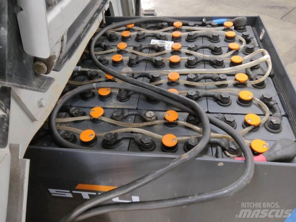 Still RX60-35 電動堆高機