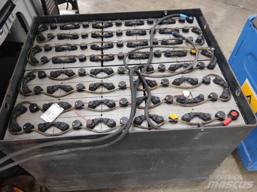 Still RX60-35 電動堆高機