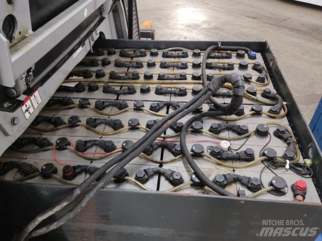 Still RX60-35 電動堆高機