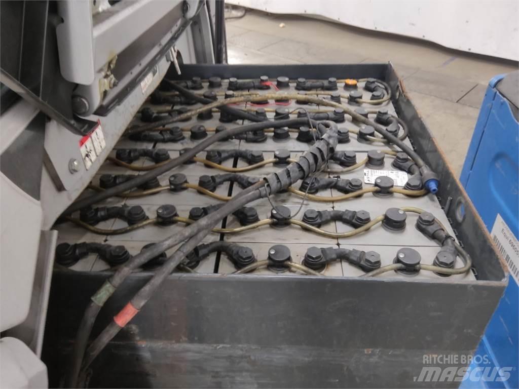 Still RX60-35 電動堆高機