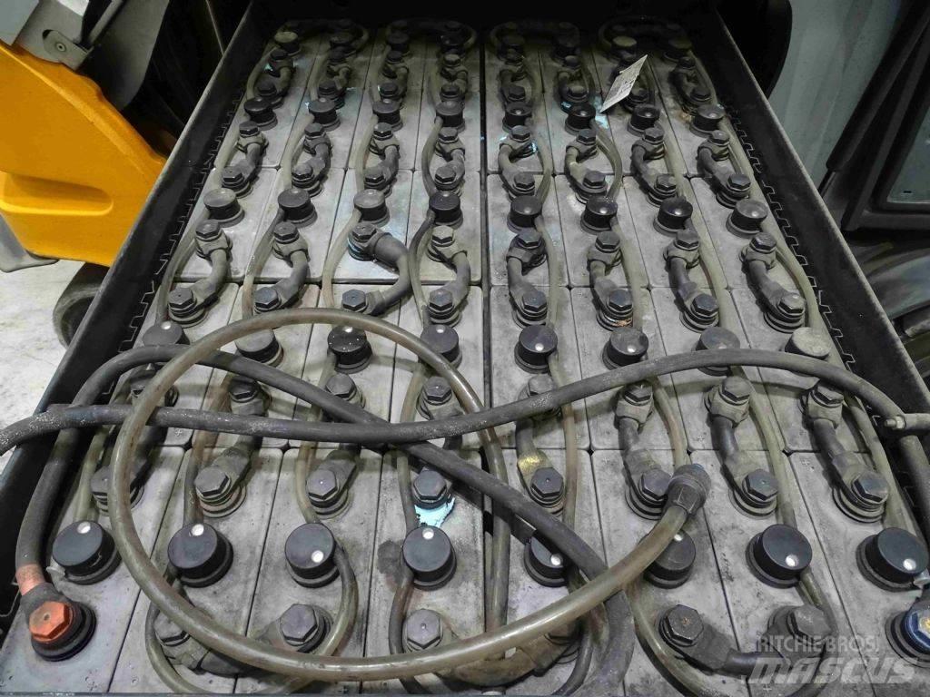 Still RX60-35 電動堆高機