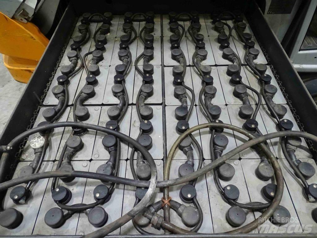 Still RX60-35 電動堆高機