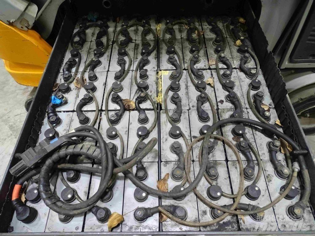 Still RX60-35 電動堆高機