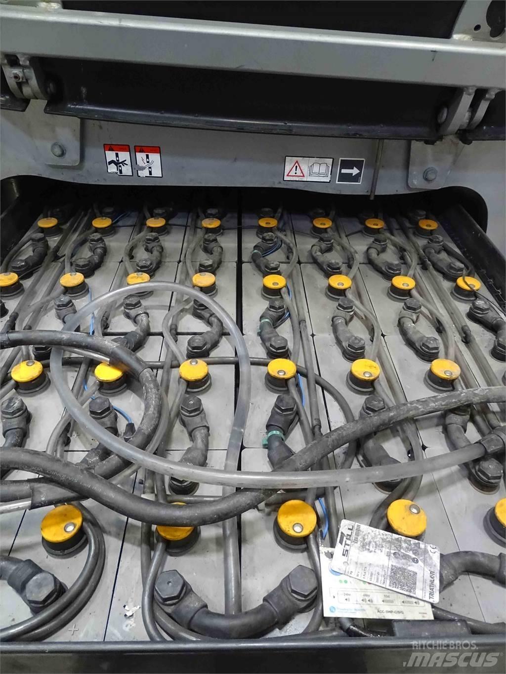 Still RX60-35 電動堆高機