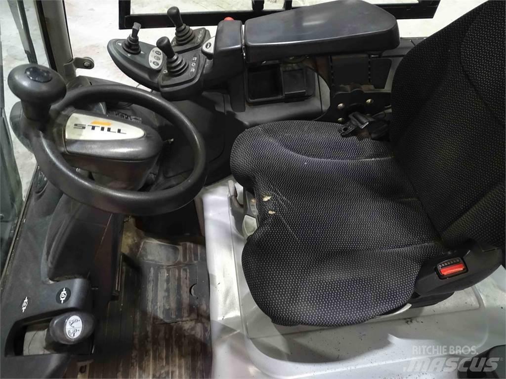 Still RX60-35 電動堆高機