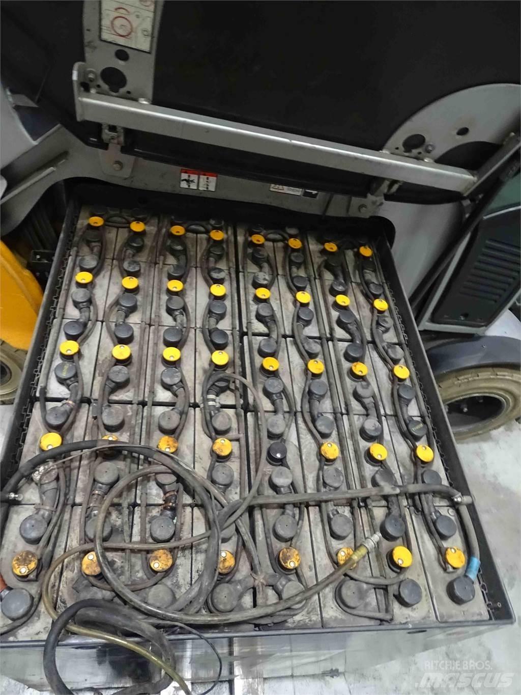 Still RX60-35 電動堆高機