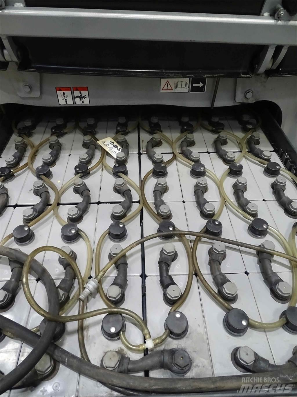 Still RX60-35 電動堆高機