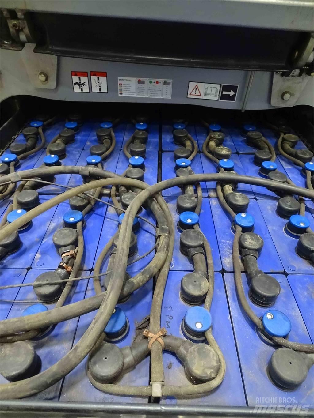 Still RX60-35 電動堆高機