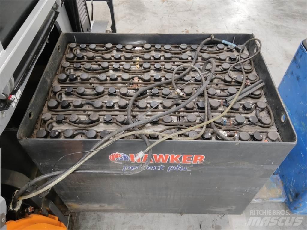Still RX60-35 電動堆高機