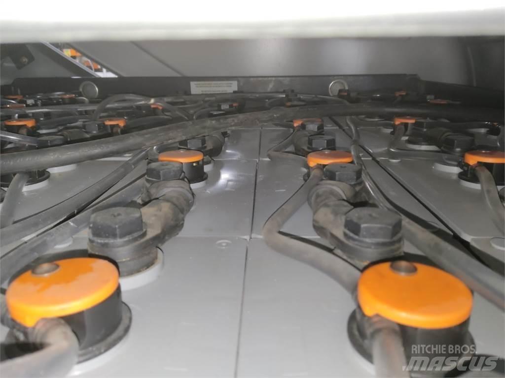 Still RX60-35/600 電動堆高機