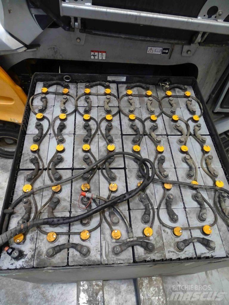 Still RX60-35/600 電動堆高機
