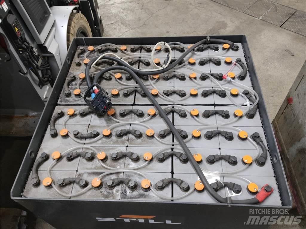 Still RX60-35/600 電動堆高機