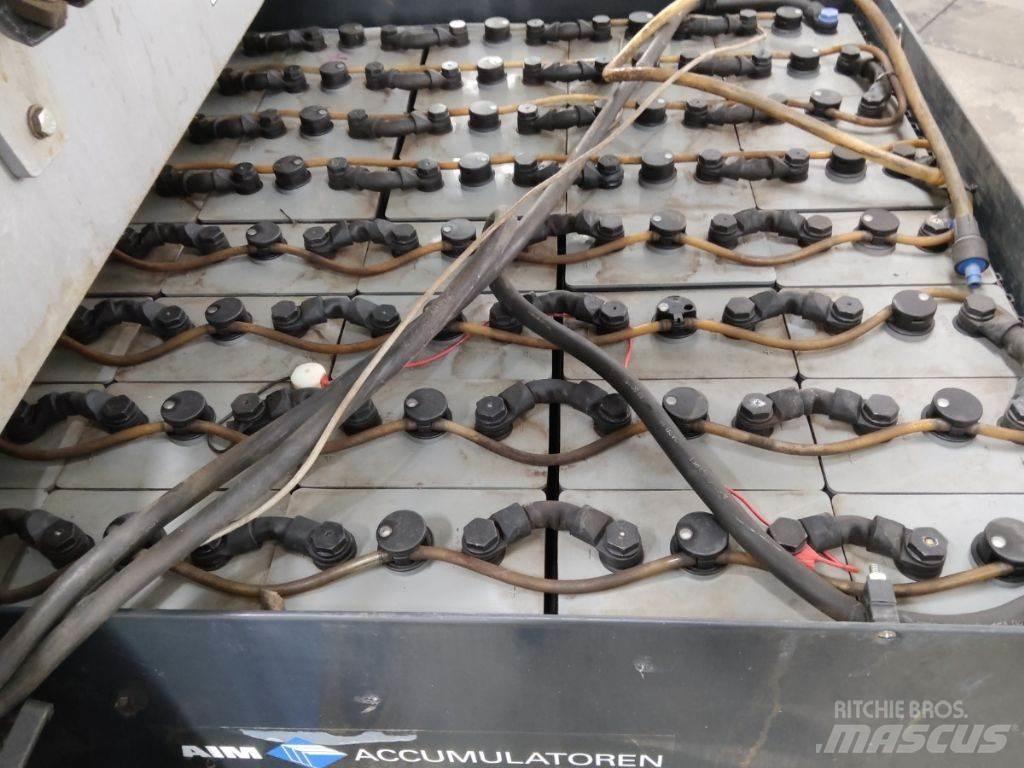 Still RX60-40 電動堆高機
