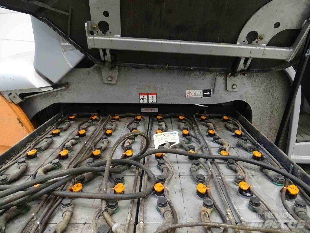 Still RX60-40 電動堆高機