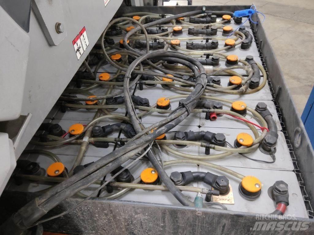 Still RX60-40 電動堆高機