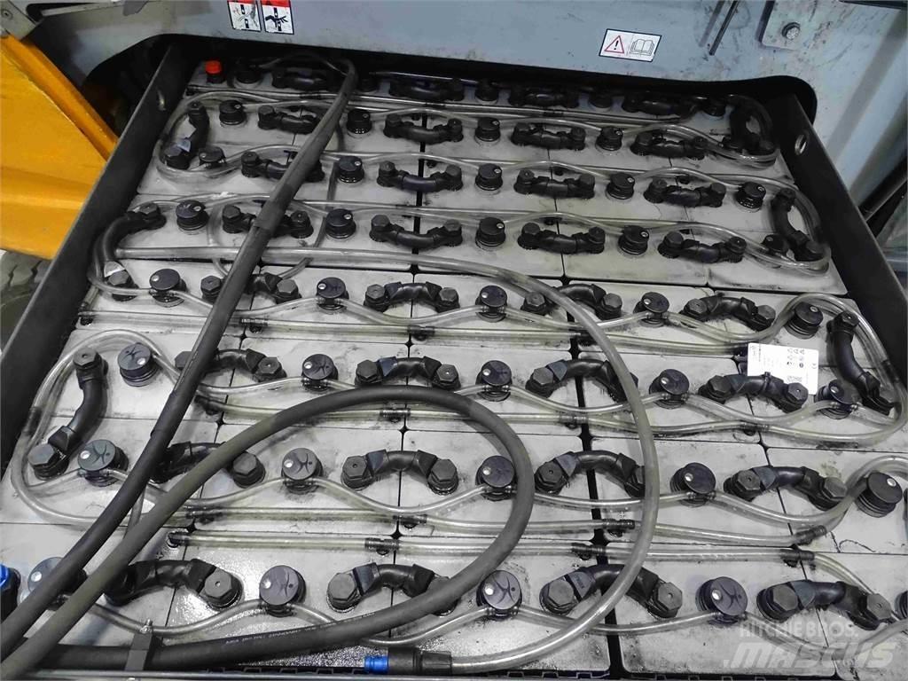 Still RX60-40 電動堆高機