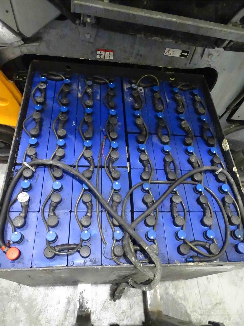 Still RX60-40 電動堆高機