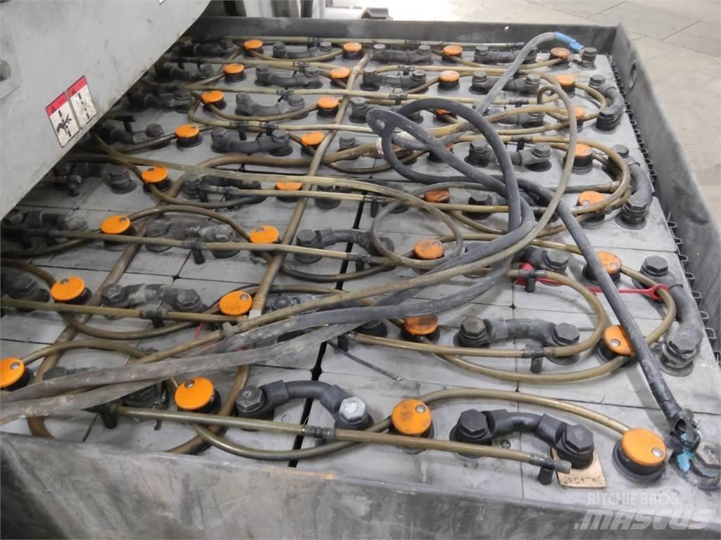 Still RX60-40 電動堆高機