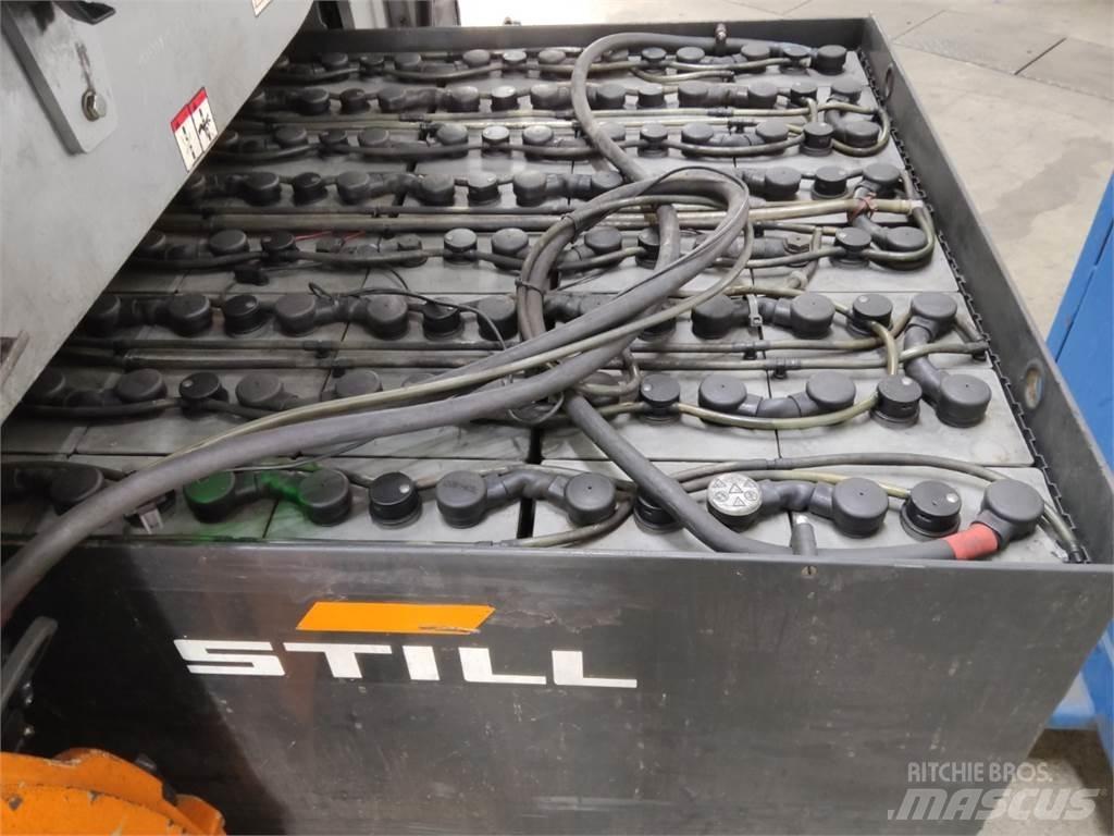 Still RX60-40 電動堆高機