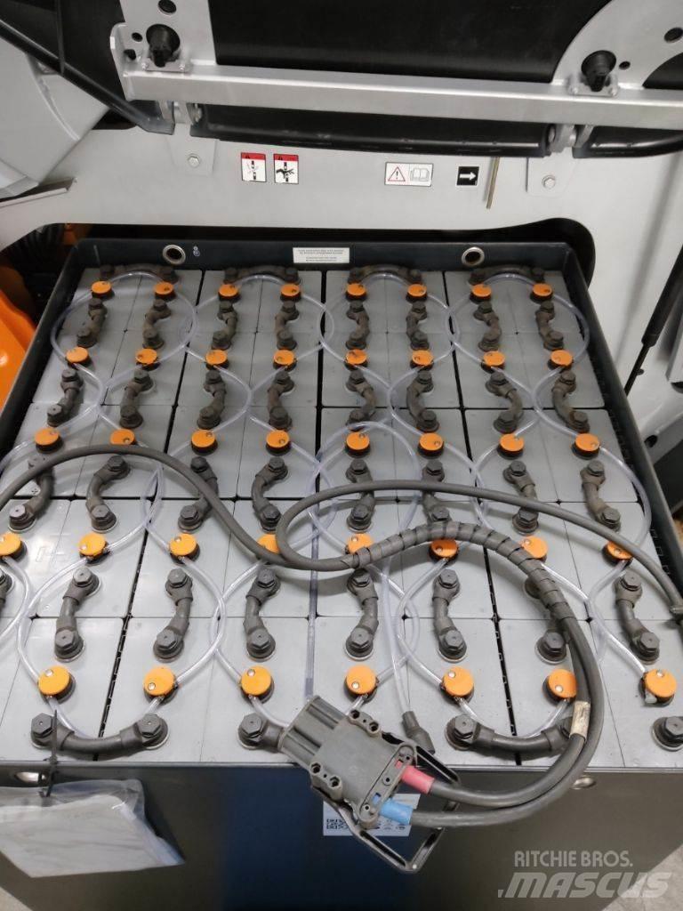 Still RX60-40/600 電動堆高機