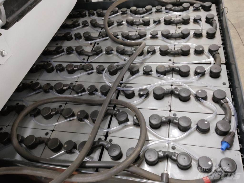 Still RX60-50 電動堆高機