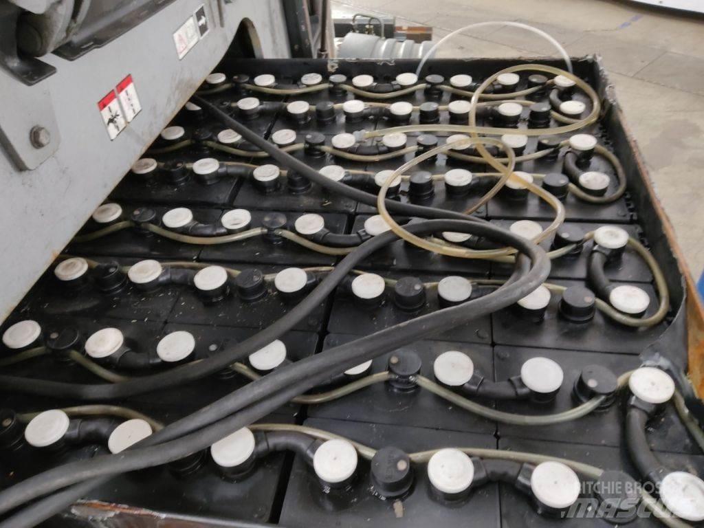 Still RX60-50 電動堆高機