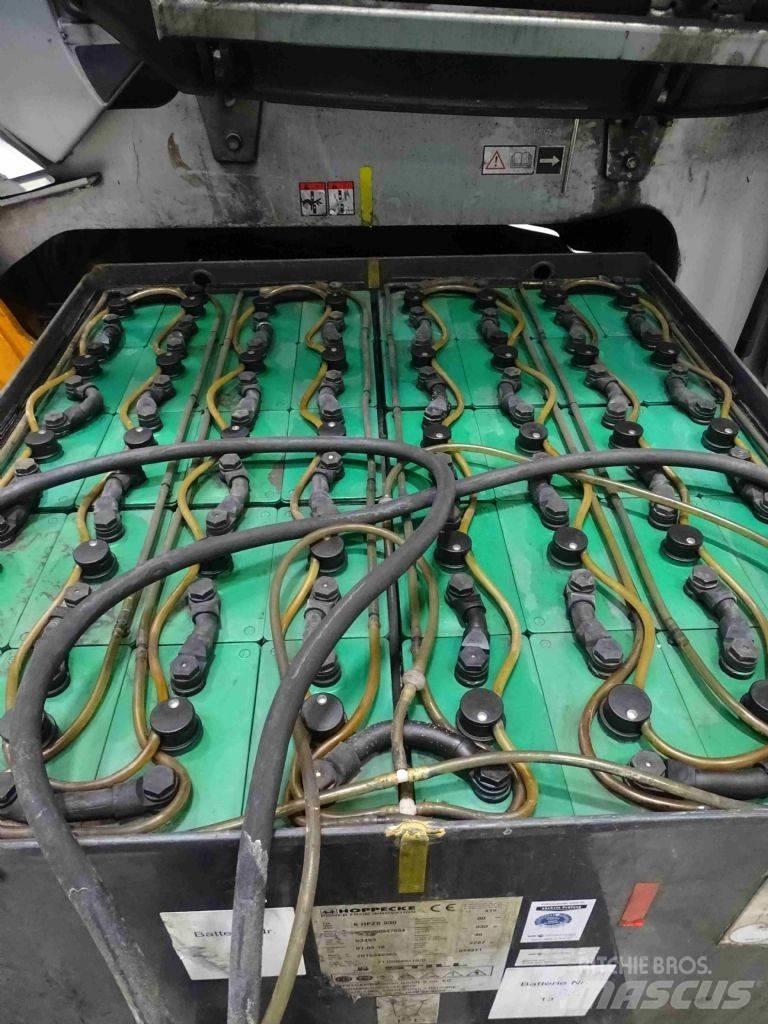 Still RX60-50 電動堆高機