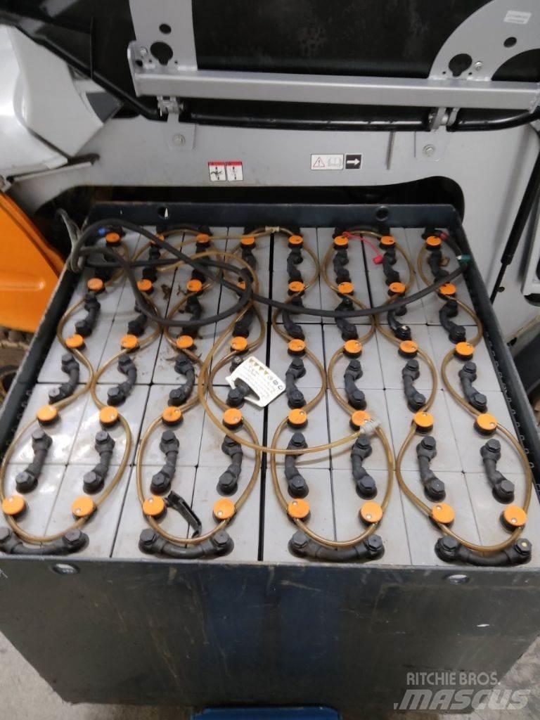Still RX60-50 電動堆高機