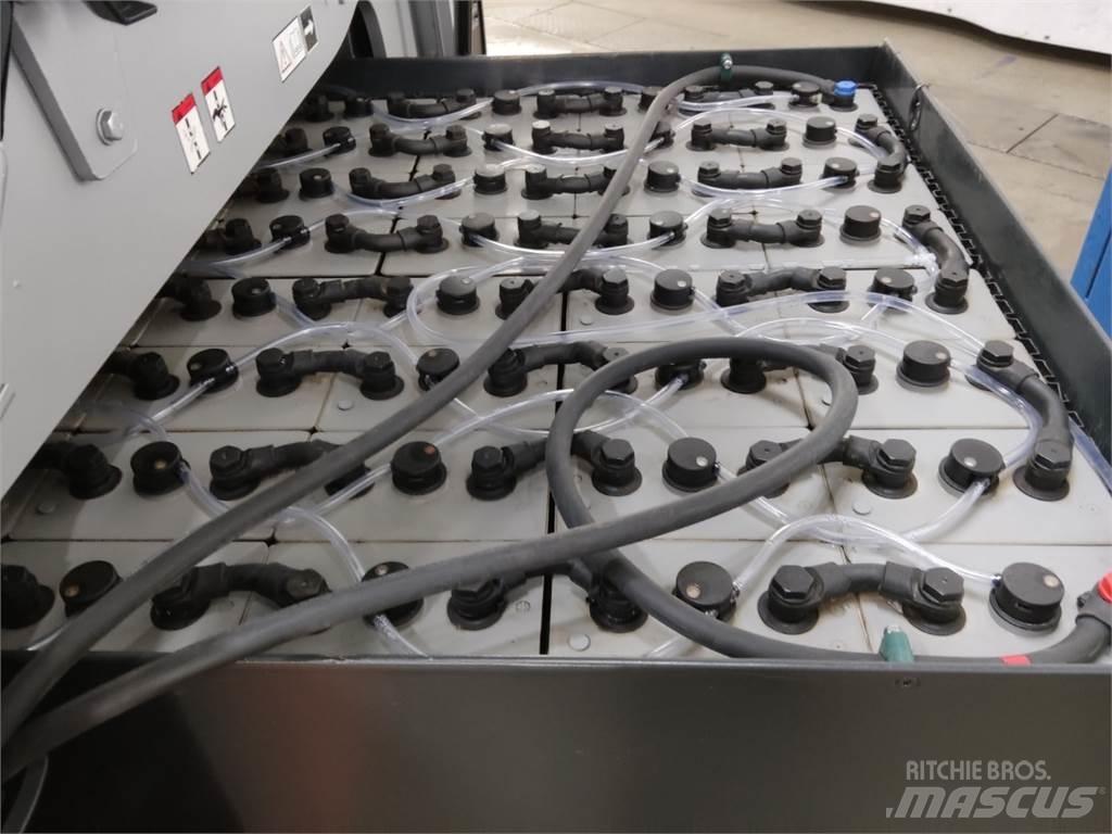 Still RX60-50 電動堆高機