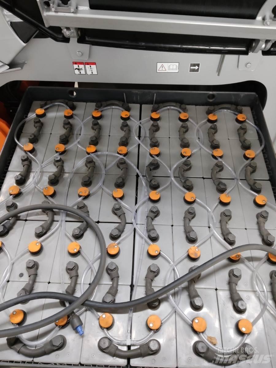 Still RX60-50 電動堆高機