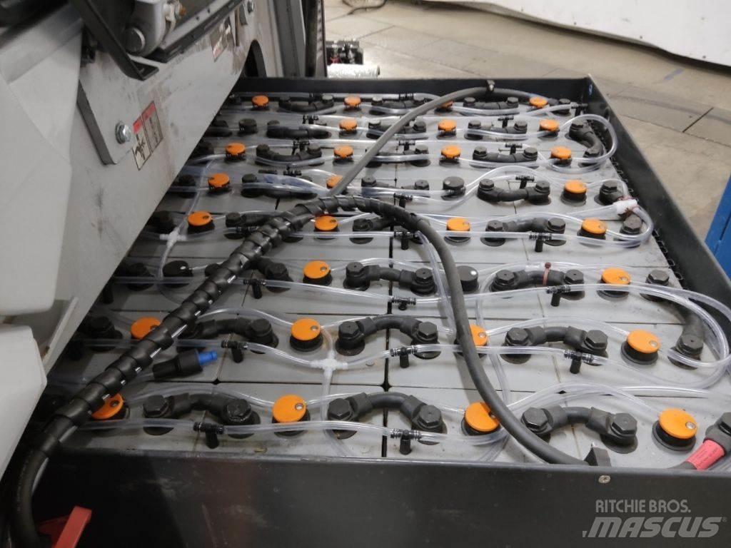 Still RX60-50 電動堆高機
