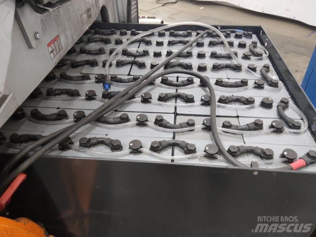 Still RX60-50 電動堆高機